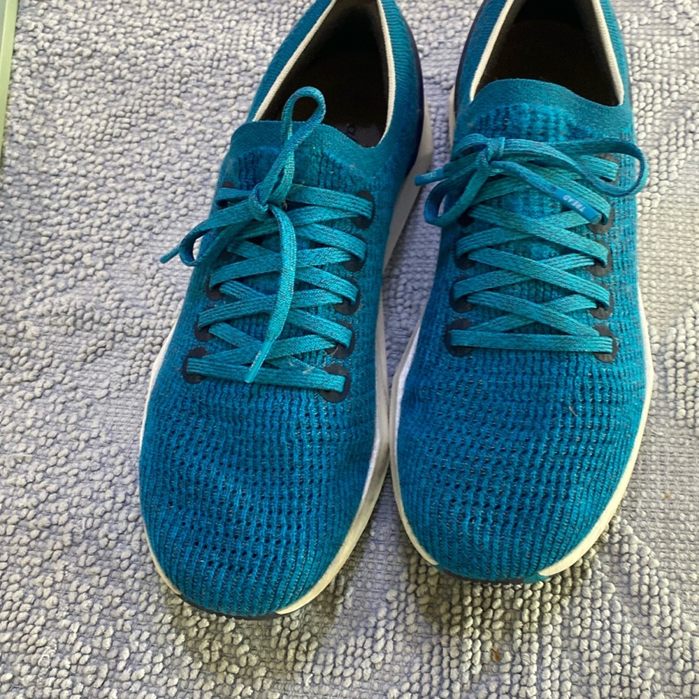 Women’s gently used , worn out on walks x 2 times , too tight for my wide feet
